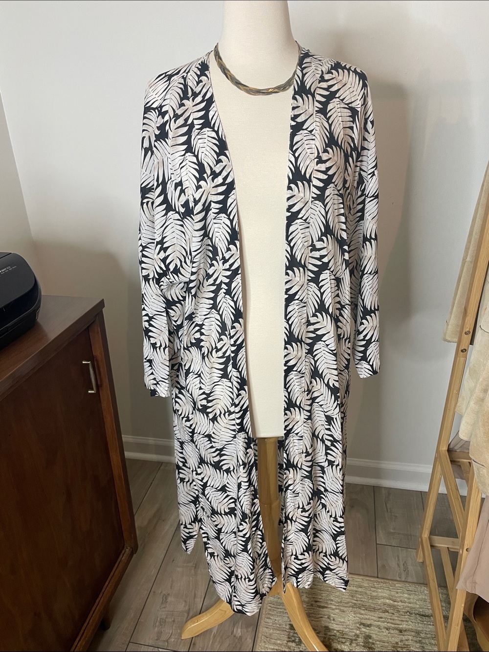 LOFT Black and White Printed Open Front kimono